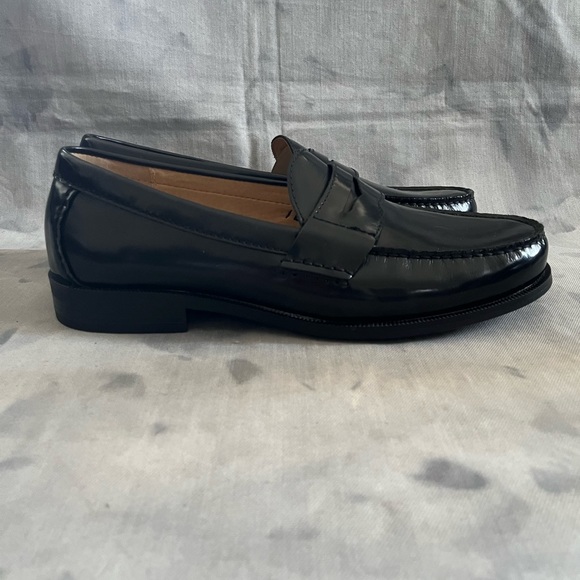 G.H. Bass and Co. Larson Weejuns Loafers - Picture 4 of 10